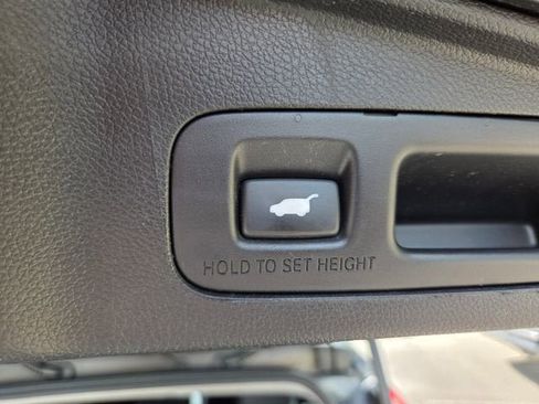 Used 2018 Honda CR-V Touring image 19