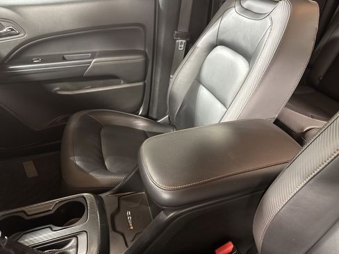 Used 2022 GMC Canyon AT4 image 29