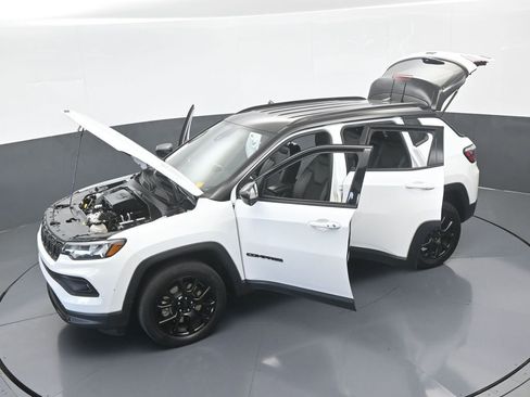 Used 2023 Jeep Compass Altitude image 63