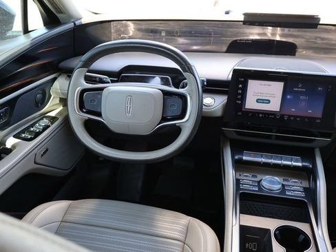 Used 2024 Lincoln Nautilus Reserve w/ Equipment Group 202A image 11