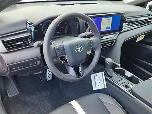 New 2025 Toyota Camry SE image 3