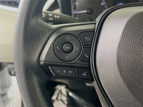 Used 2025 Toyota Corolla LE image 16