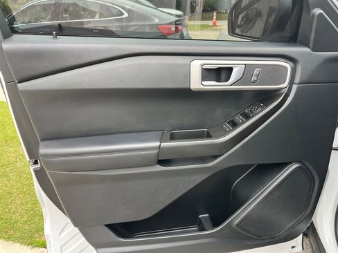 Used 2021 Ford Explorer 2WD image 4
