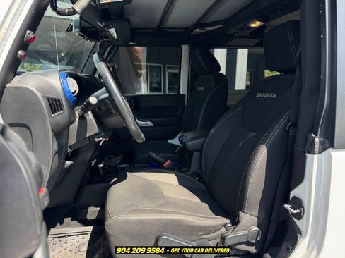 Used 2016 Jeep Wrangler Sahara w/ Connectivity Group AWD/4WD image 18