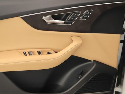 Certified 2023 Audi Q8 Prestige w/ Prestige Package image 23