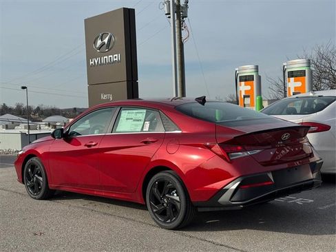 New 2026 Hyundai Elantra SEL Sport image 4