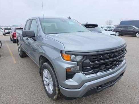 Used 2025 Chevrolet Silverado 1500 Custom image 5