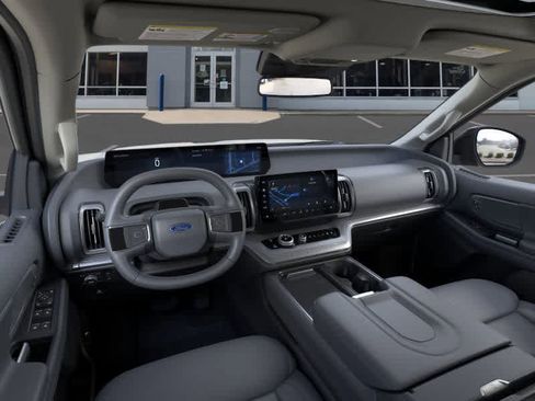 New 2026 Ford Expedition Active image 9