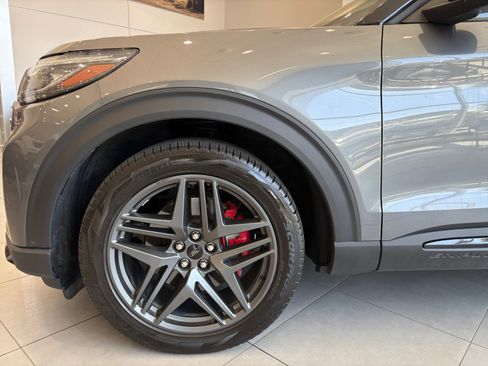 Used 2025 Ford Explorer ST AWD/4WD image 10