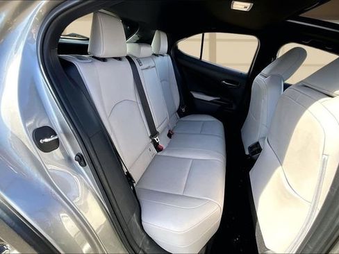 Used 2020 Lexus UX 200 w/ Premium Package image 27