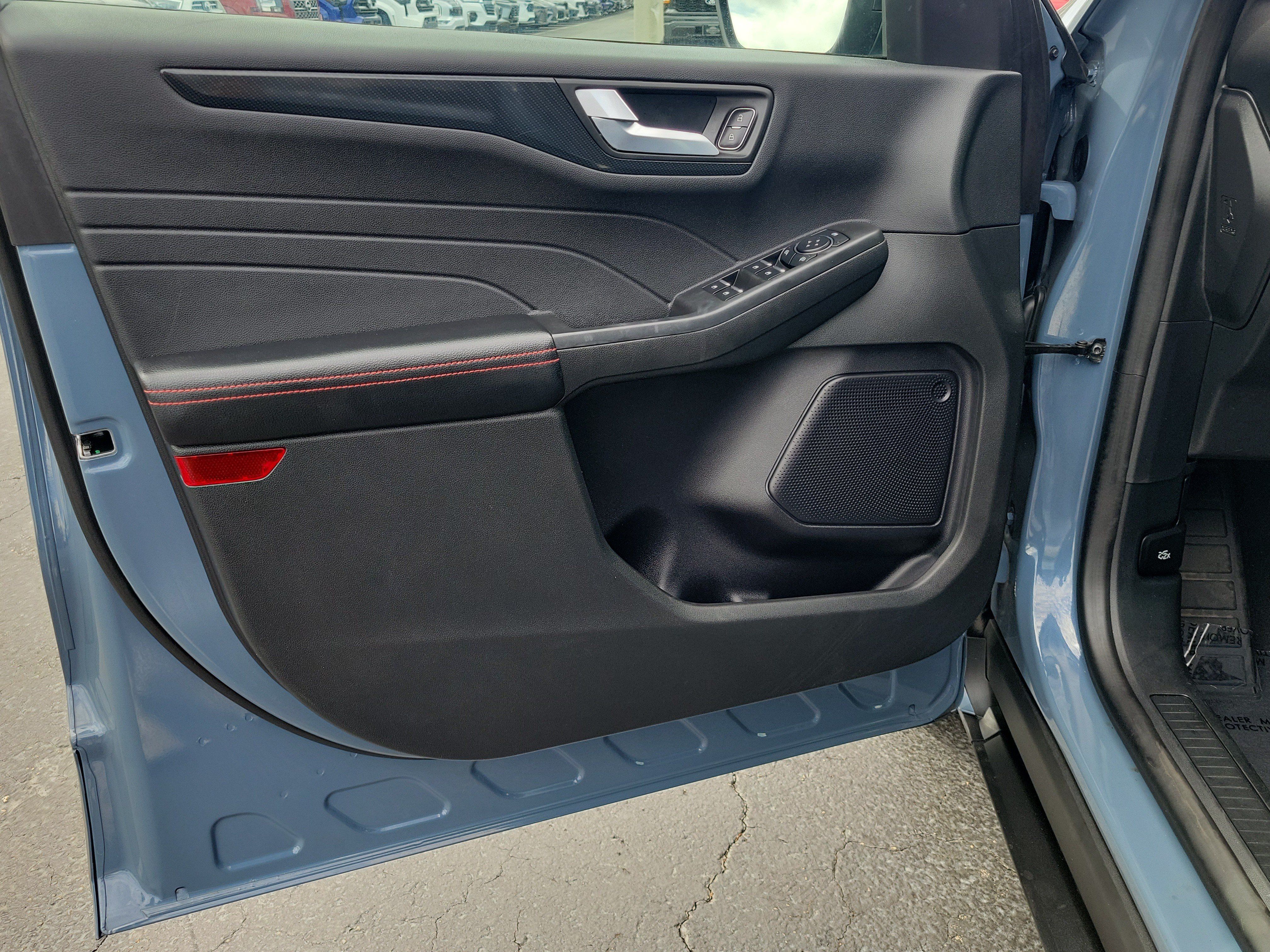 Certified 2023 Ford Escape ST-Line w/ Tech Pack #1 FWD image 17