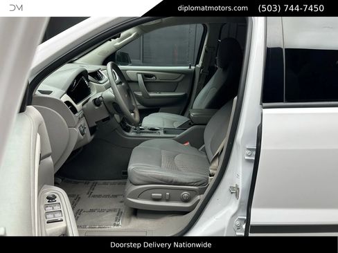 Used 2017 Chevrolet Traverse LS image 17