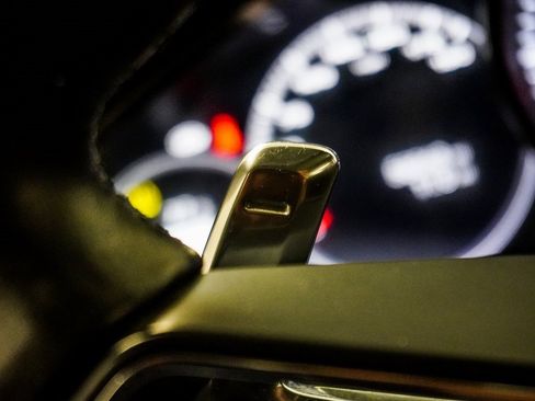 Used 2022 Porsche Panamera 4 Platinum Edition image 33