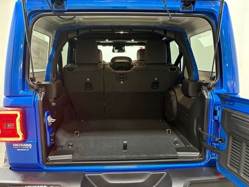 New 2026 Jeep Wrangler Unlimited Sahara AWD/4WD image 9