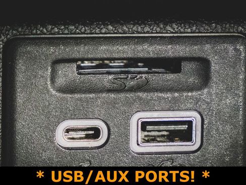 Used 2023 Chevrolet Bolt EUV LT FWD image 7