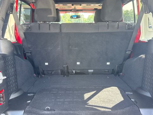 Used 2015 Jeep Wrangler Unlimited Sport w/ Quick Order Package 24S AWD/4WD image 18