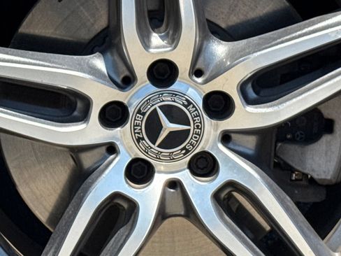 Used 2019 Mercedes-Benz E 450 4MATIC Wagon w/ Premium Package image 20