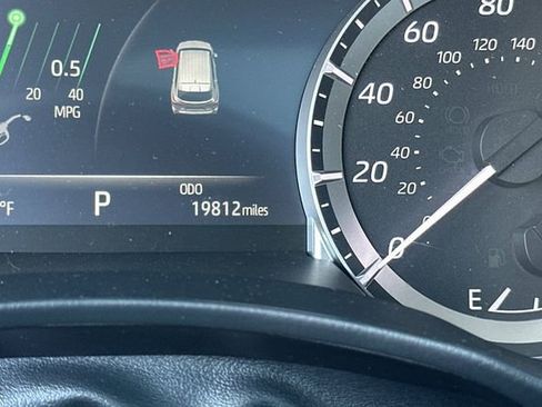 Certified 2023 Toyota Highlander XLE image 38