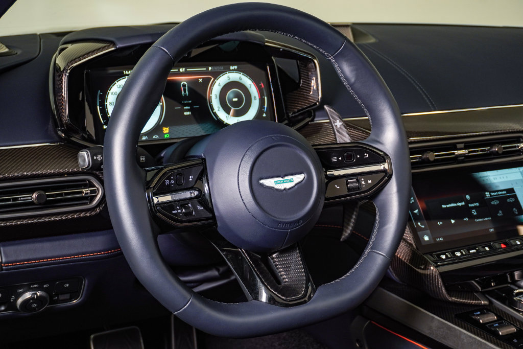 Used 2026 Aston Martin Vanquish Convertible RWD image 27