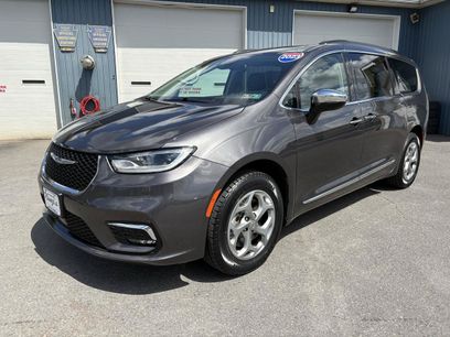 Used 2023 Chrysler Pacifica Limited