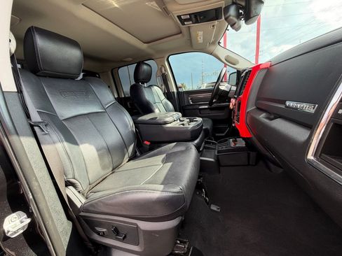 Used 2018 RAM 1500 Laramie w/ Convenience Group AWD/4WD image 8
