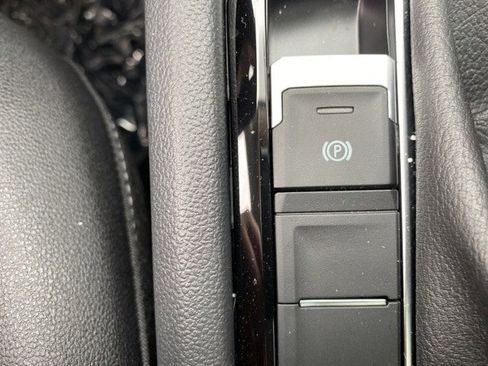 New 2024 Volkswagen Taos SE image 45