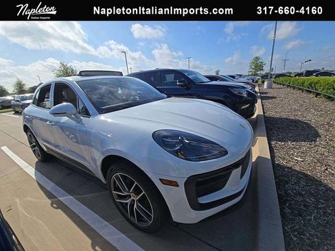 Used 2023 Porsche Macan Turbo image 1