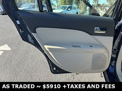 Used 2009 Ford Fusion SEL image 12