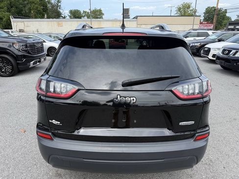 Used 2019 Jeep Cherokee Latitude w/ Popular Appearance Group FWD image 4
