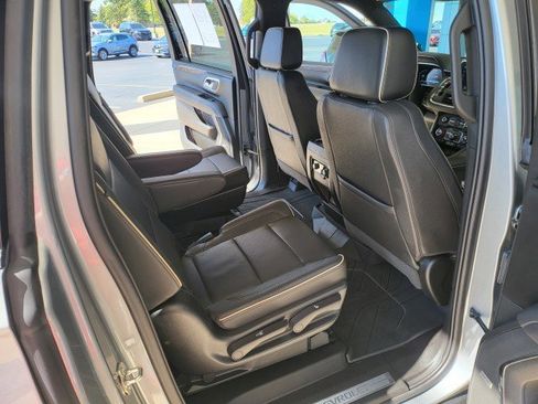 Used 2023 Chevrolet Suburban Premier image 20