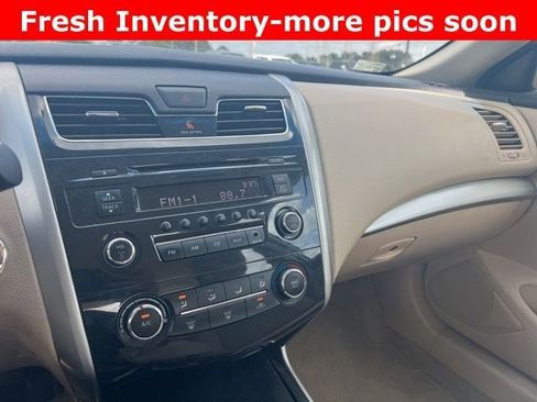 Used 2014 Nissan Altima 2.5 S image 9