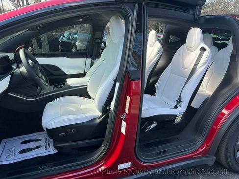 Used 2024 Tesla Model X Plaid image 10