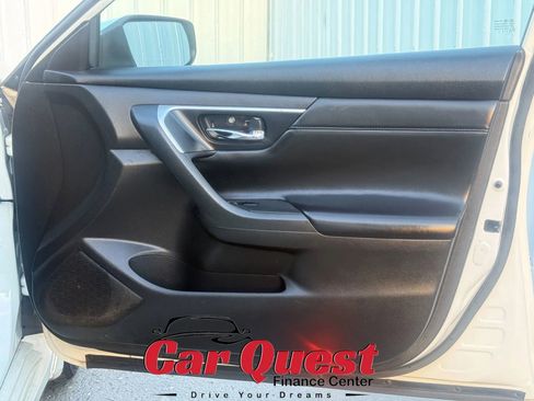 Used 2016 Nissan Altima 2.5 SR FWD image 19