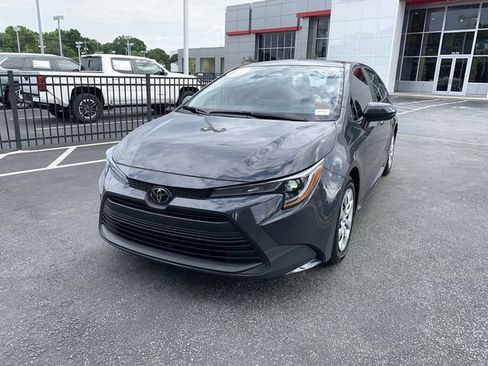 Used 2024 Toyota Corolla LE FWD image 4