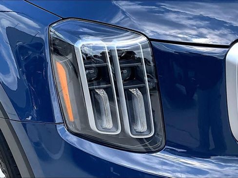 Certified 2025 Kia Telluride S FWD image 26