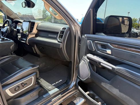 Used 2019 RAM 1500 Laramie AWD/4WD image 28