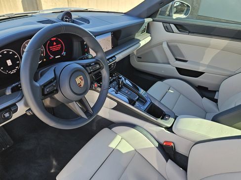 Certified 2025 Porsche 911 Carrera image 4