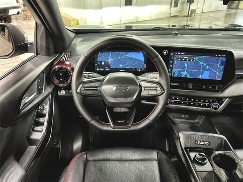 Used 2025 Chevrolet Equinox RS w/ Convenience Package III image 17