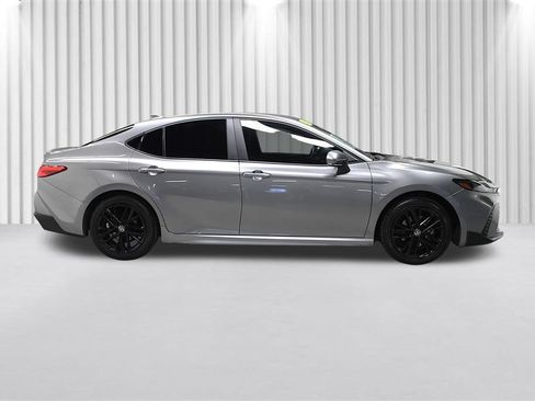 Used 2025 Toyota Camry SE w/ Convenience Package AWD/4WD image 2
