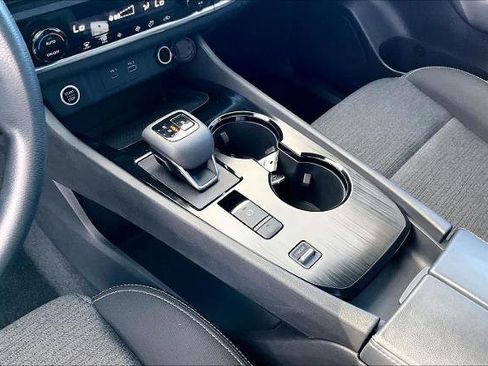 Certified 2023 Nissan Rogue SV image 16