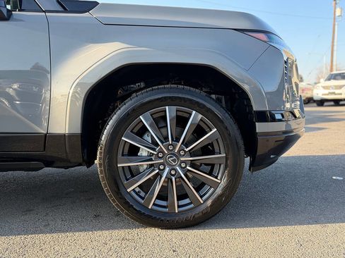 Used 2025 Lexus GX 550 image 36