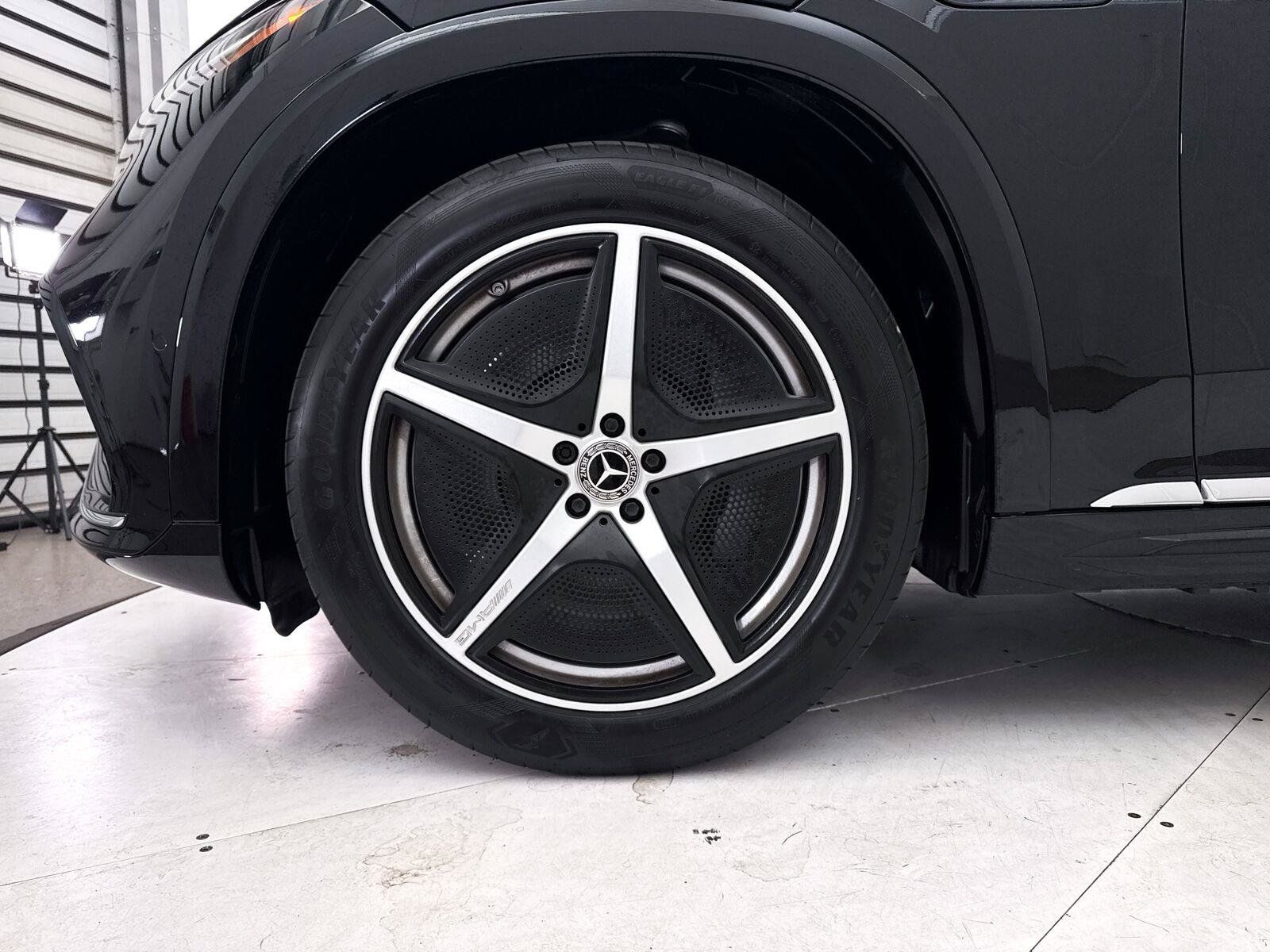 Used 2023 Mercedes-Benz EQS 580 4MATIC SUV image 16