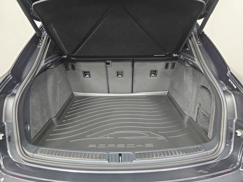 New 2026 Porsche Macan image 25