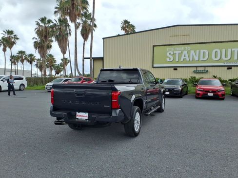 Used 2025 Toyota Tacoma SR5 AWD/4WD image 8