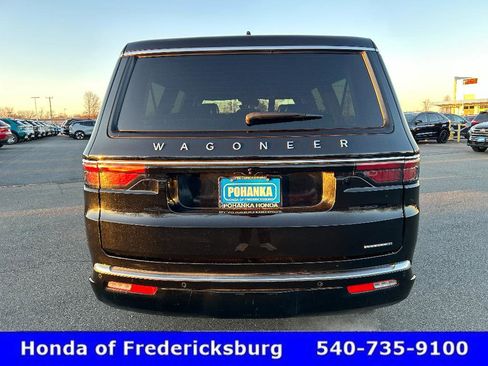 Used 2024 Jeep Wagoneer L Series II w/ Flexible Seating Group image 5