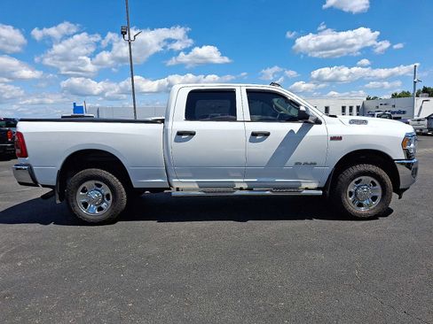 Used 2020 RAM 2500 Tradesman w/ Chrome Appearance Group AWD/4WD image 7