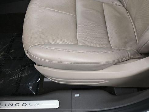 Used 2022 Lincoln Corsair Reserve image 15