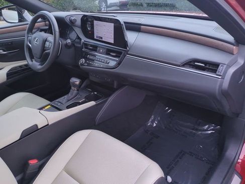 Used 2025 Lexus ES 300h w/ Premium Package image 35