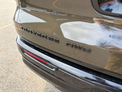 Used 2024 Chevrolet Traverse RS AWD/4WD image 8