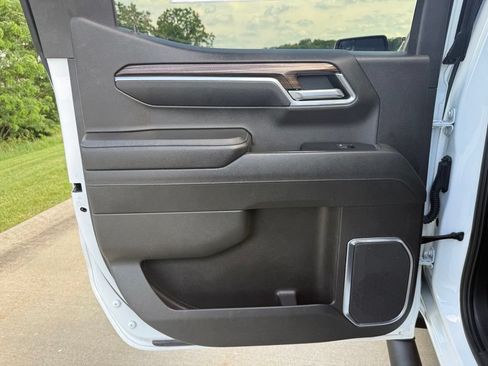 Used 2023 Chevrolet Silverado 1500 LT AWD/4WD image 12